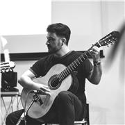 Lezioni di chitarra classica elettrica e acustica maestro qualificato presso scuola di musica